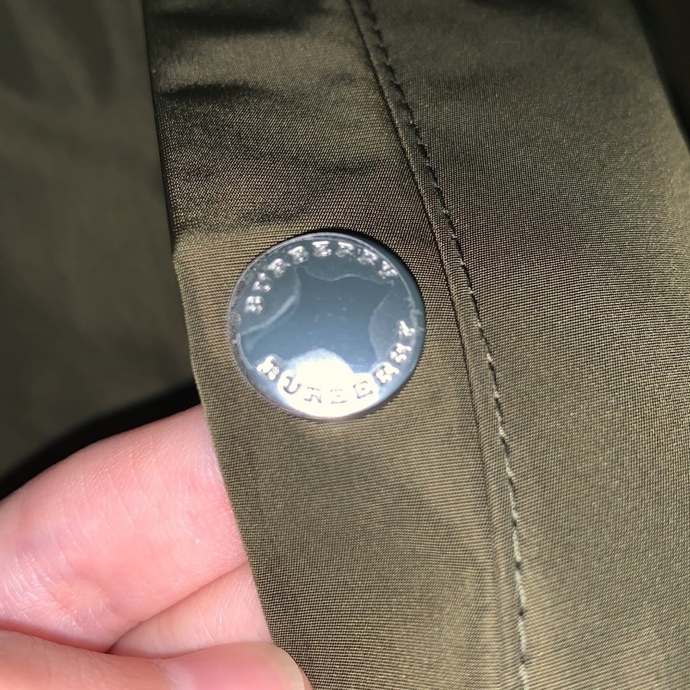 Authentic Burberry jacket - Picture 11 of 16